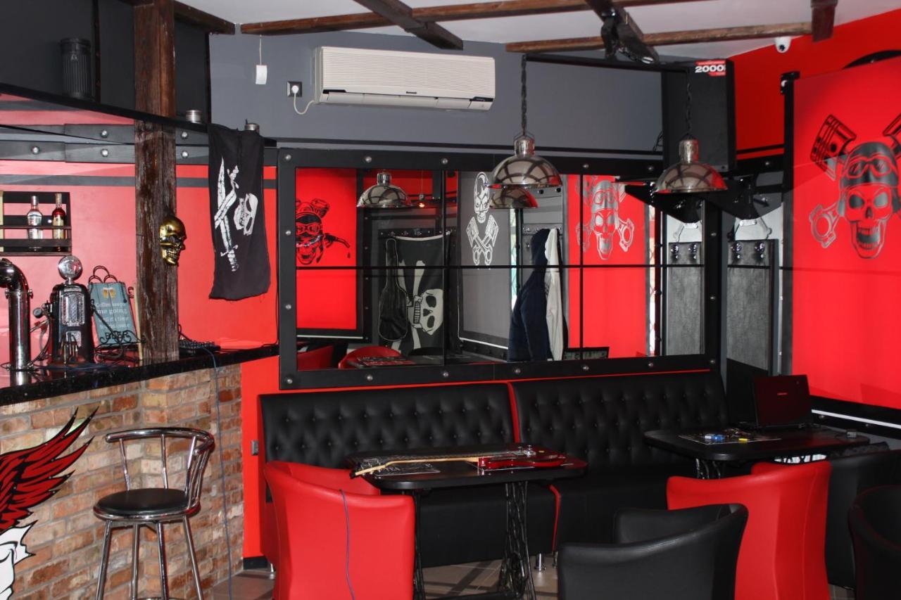 Biker's Pub 4*